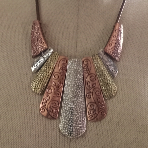 Necklace - Picture 2 of 2